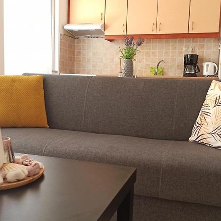 Cozy Flat Close To The Airport/Port And Center Nea Alikarnassos Exterior photo