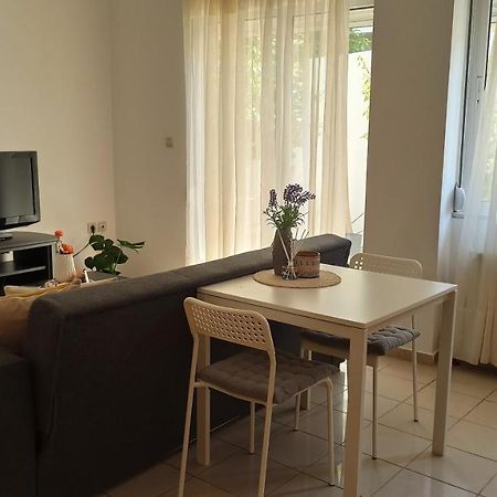 Cozy Flat Close To The Airport/Port And Center Nea Alikarnassos Exterior photo