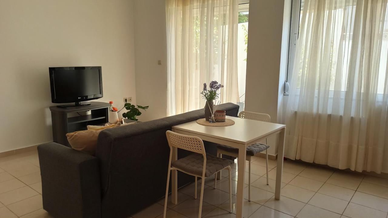 Cozy Flat Close To The Airport/Port And Center Nea Alikarnassos Exterior photo